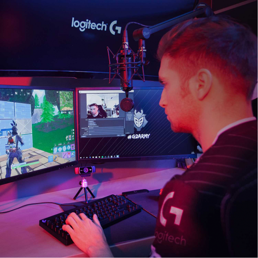 Веб-камера Logitech C922 Pro Stream (Full HD 1080p/30fps, 720p/60fps, автофокус, угол обзора 78°, стереомикрофон, лицензия XSplit на 3мес, кабель 1.5м, штатив) (арт. 960-001088, M/N: V-U0028) Веб-камера Logitech C922 Pro Stream (Full HD 1080p/30fps, 720p/60fps, автофокус, угол обзора 78°, стереомикрофон, лицензия XSplit на 3мес, кабель 1.5м, штатив) (арт. 960-001088, M/N: V-U0028)